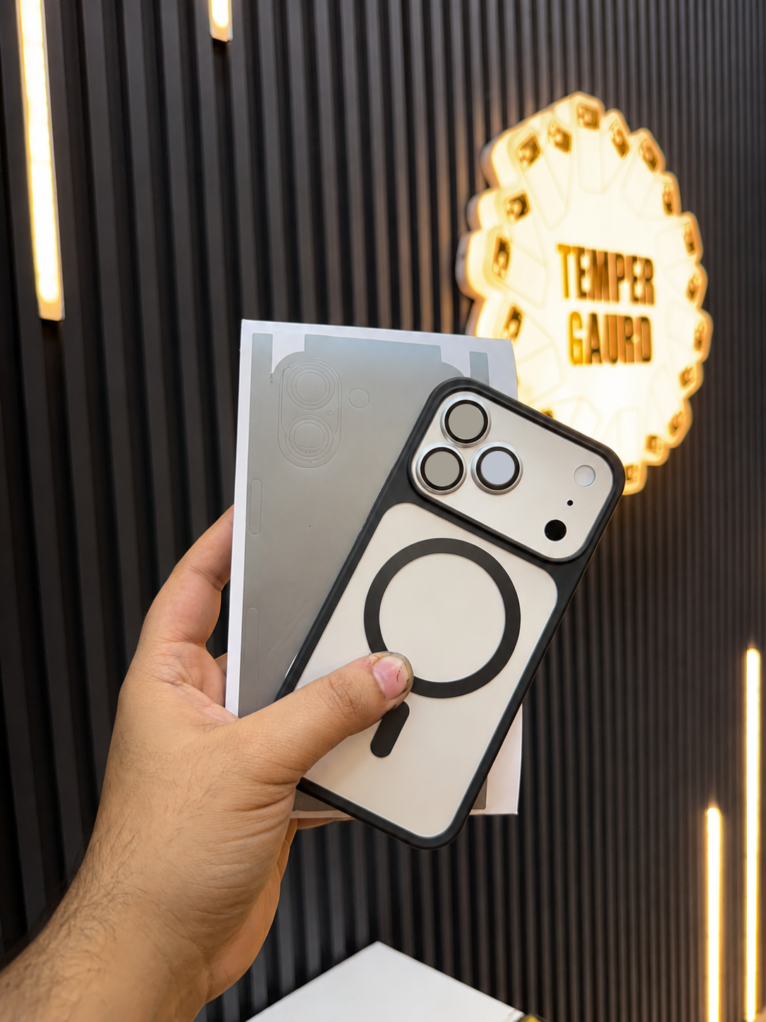 Premium Flash Hide Metal Sheet For older phone  → 17 Pro/max