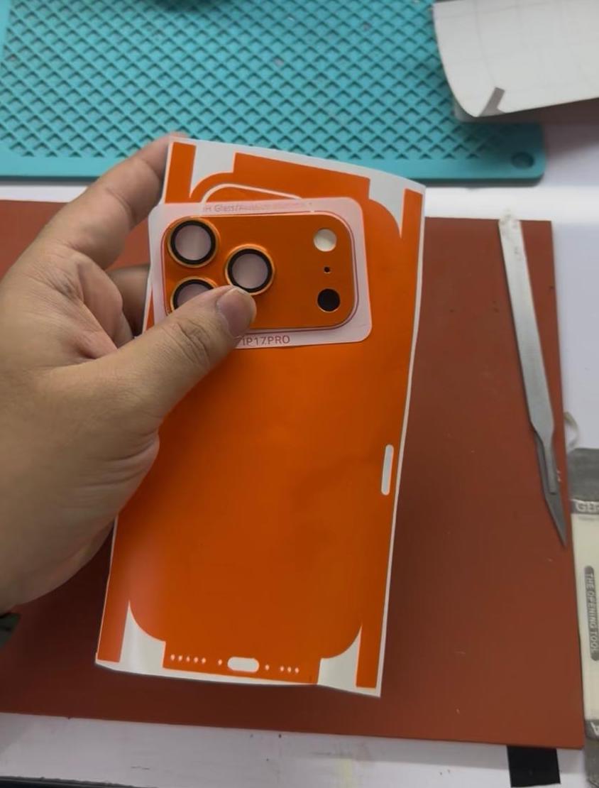 “A Look Like a 17 Pro – All Selected Model Skin Upgrade Kit”
