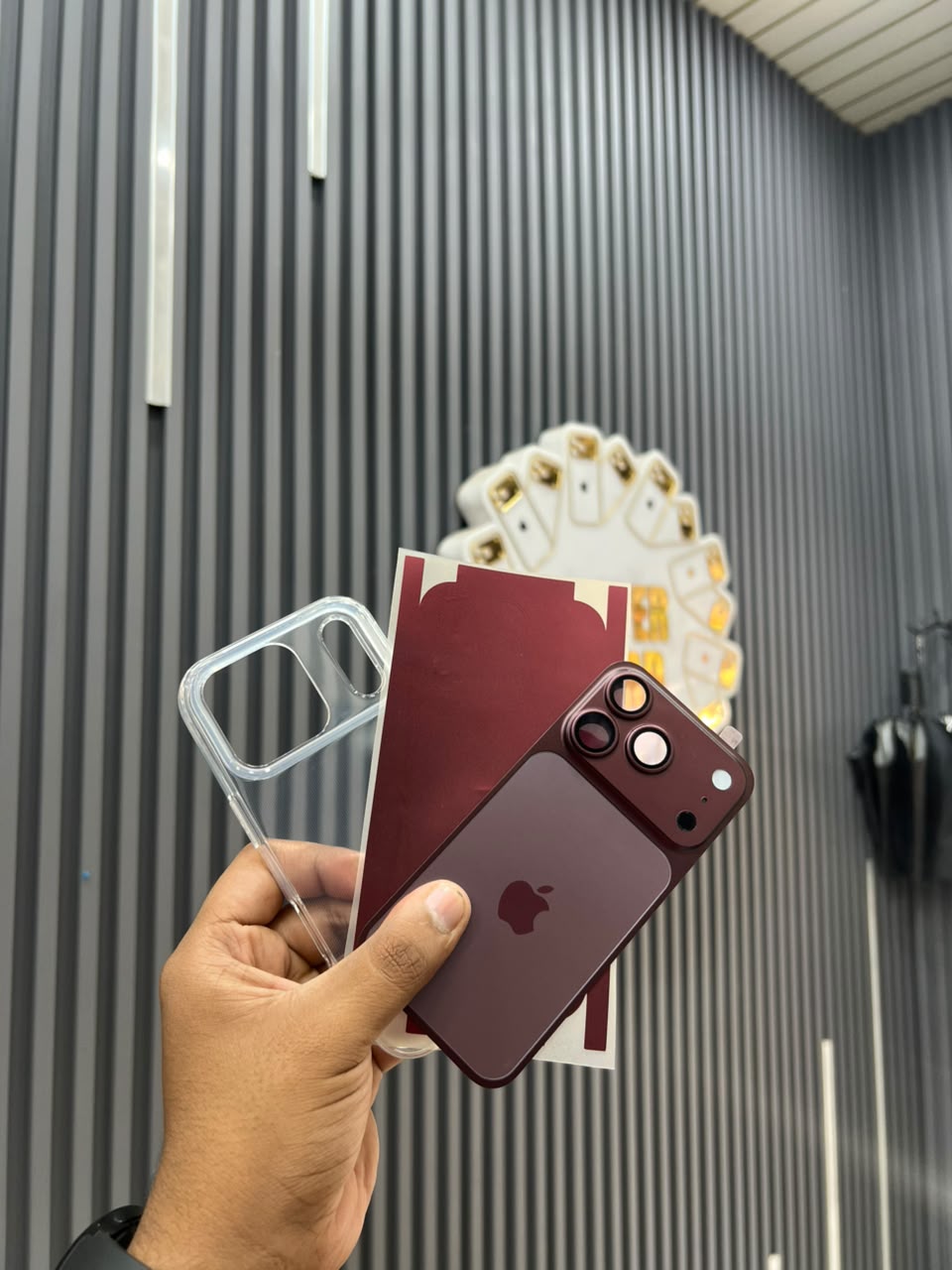 Premium Flash Hide Metal Sheet For older phone  → 17 Pro/max